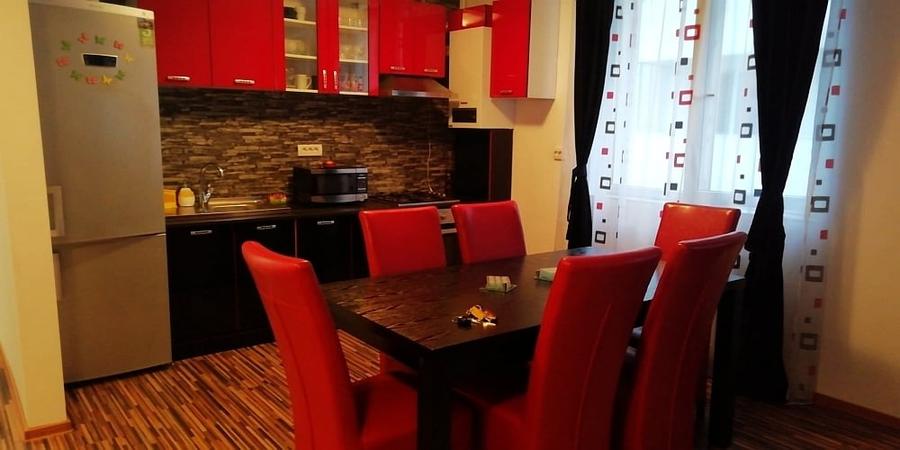 Apartament cu 3 camere decomandat, mobilat în Florești — fotografia 2