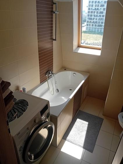 Apartament cu 3 camere decomandat în Torontalului
