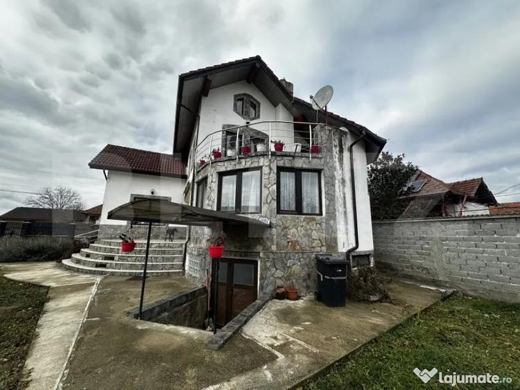 Casă cu 4 camere cu Teren 3300 Mp în Debarcader