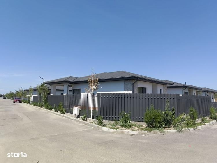 Casă cu 4 camere decomandat în Corbeanca