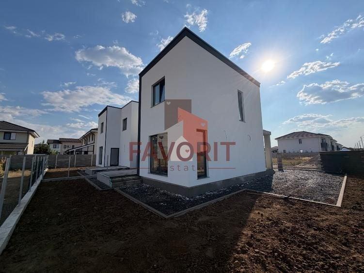 Duplex cu 4 camere cu Canalizare în Giroc