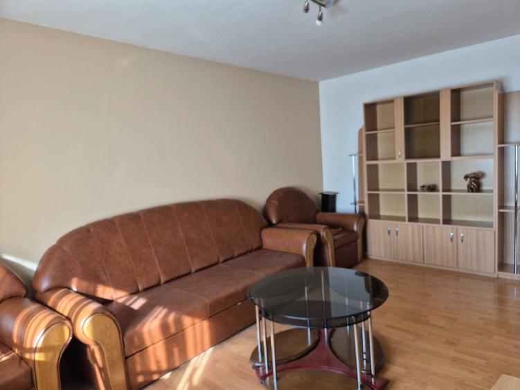 Apartament cu 2 camere decomandat în Podgoria