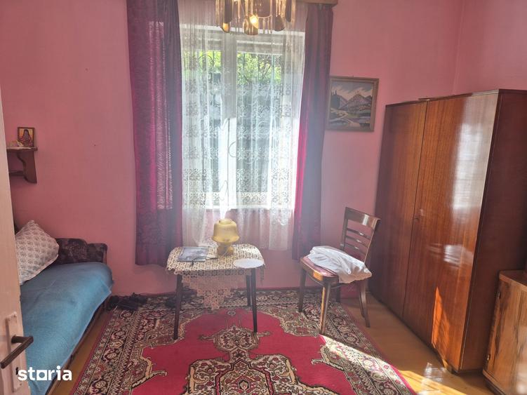 Casă cu 3 camere cu Canalizare în Central
