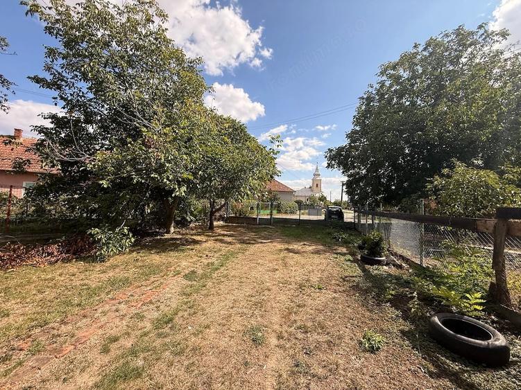 Casă cu 2 camere cu Teren 2232 Mp în Doba
