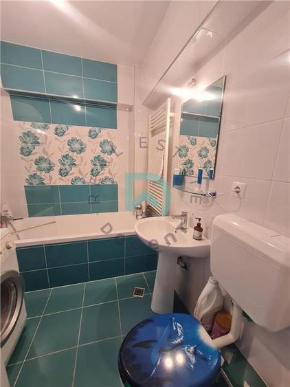 Apartament cu 3 camere decomandat, mobilat în Răcădău