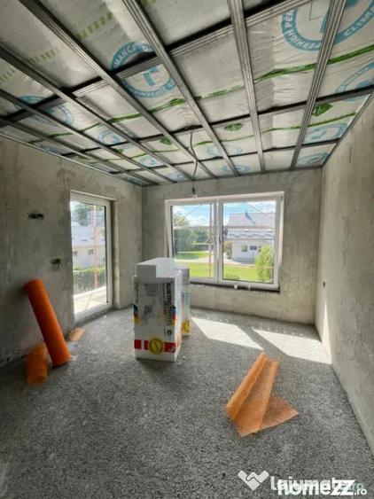 Casă cu 5 camere cu Teren 250 Mp în Central