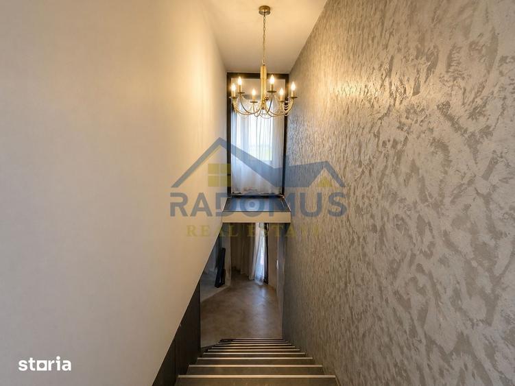 Casă cu 5 camere cu Teren 400 Mp în Central