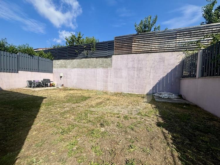 Duplex cu 4 camere cu Garaj în Iris