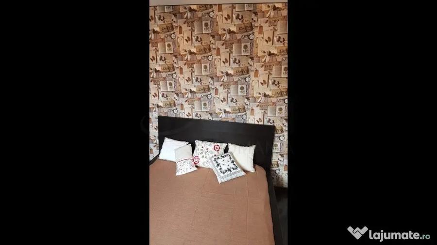 Apartament cu 2 camere decomandat în Victoriei