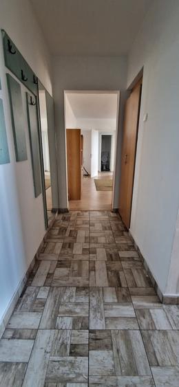 Apartament cu 3 camere semidecomandat, mobilat în Gării