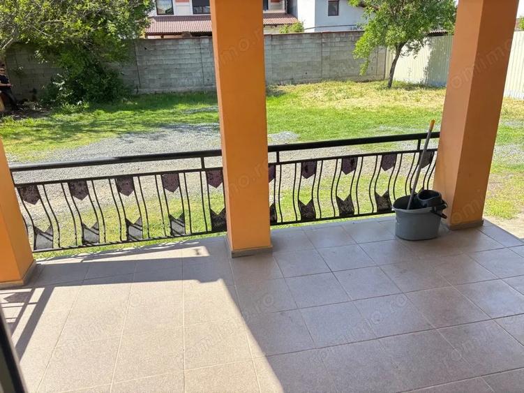 Casă cu 5 camere cu Teren 600 Mp în Aradului