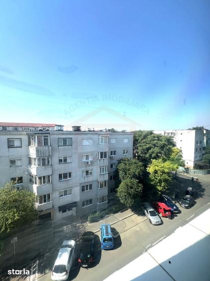 Apartament cu 2 camere decomandat, mobilat în Sud