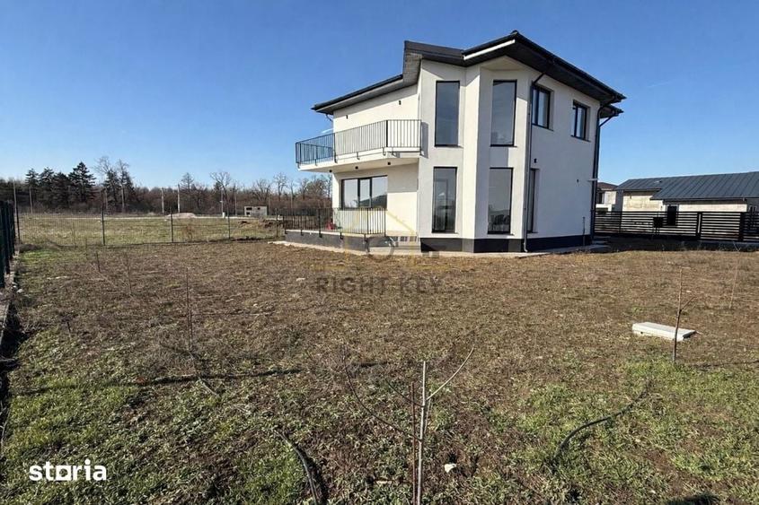 Casă cu 5 camere cu Teren 560 Mp în Tărtășești