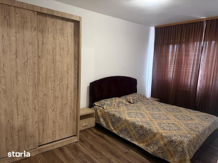Apartament cu 3 camere decomandat în Micro 4