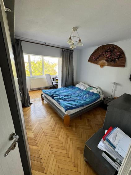 Apartament cu 4 camere decomandat, mobilat în Odobescu