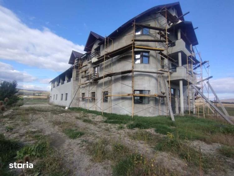 Spațiu comercial, de 1,400 mp, în Uriu
