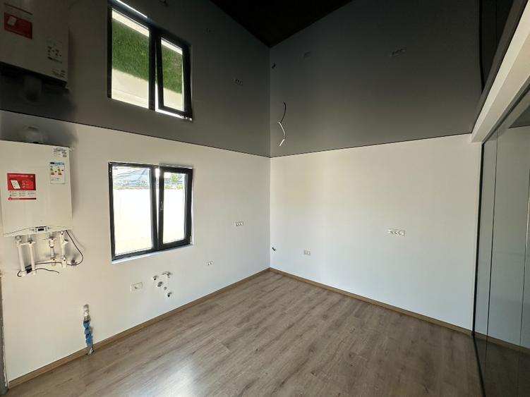 Casă individuală cu 5 camere cu Teren 287 Mp în Valu lui Traian