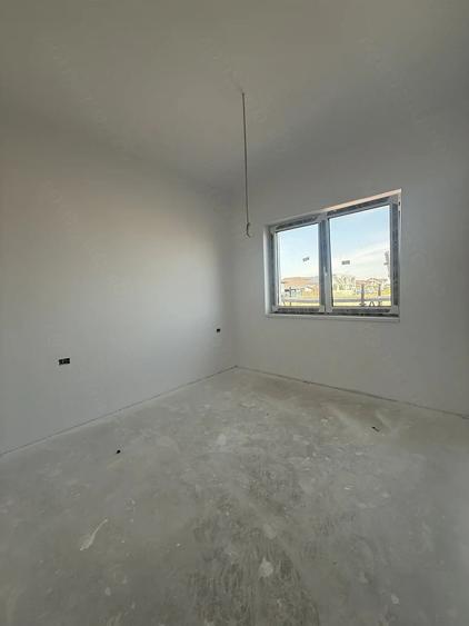 Casă cu 3 camere cu Teren 273 Mp în Urseni
