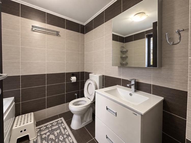 Duplex cu 3 camere cu Canalizare în Domnești