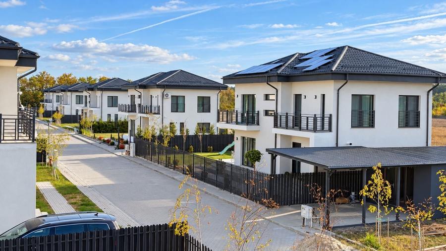 Casă individuală cu 5 camere cu Teren 447 Mp în Corbeanca