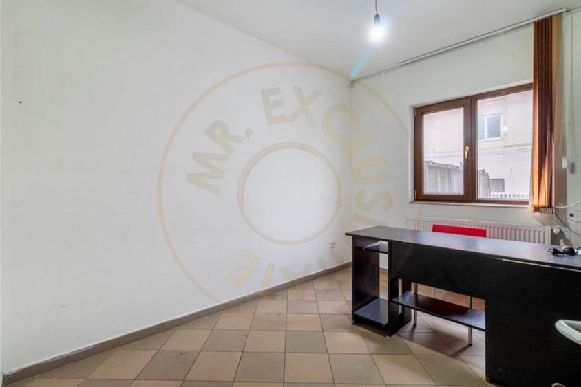 Spațiu comercial, de 100 mp, în Vidra