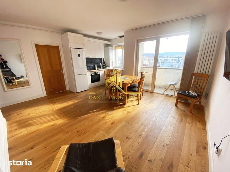 Apartament cu 3 camere semidecomandat, mobilat în Bulgaria
