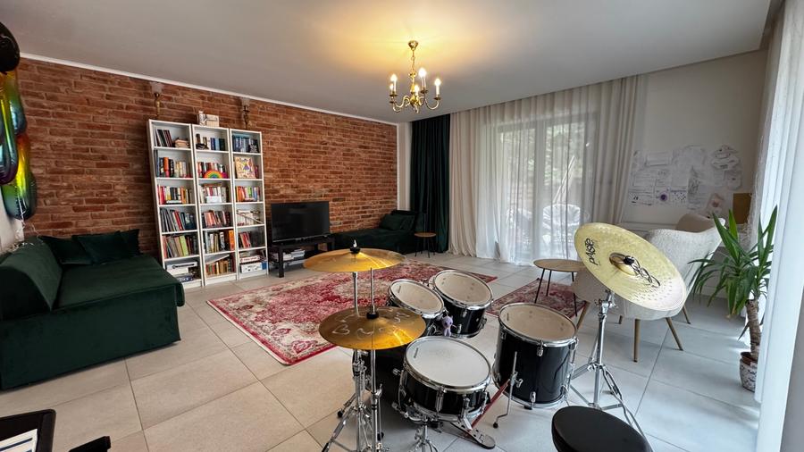 Duplex cu 7 camere cu Canalizare în Blumăna