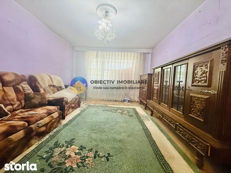 Apartament cu 4 camere semidecomandat, mobilat în Central
