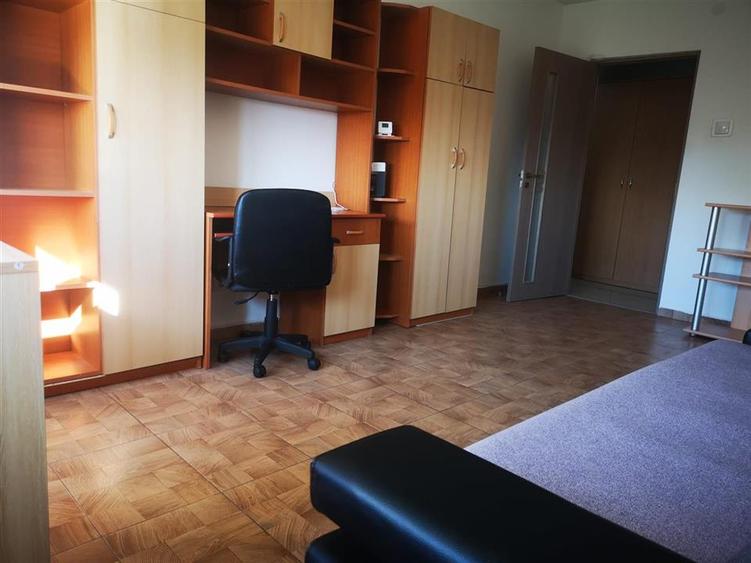 Apartament cu 2 camere decomandat, mobilat în Piața Unirii