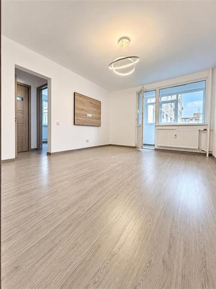 Apartament cu 2 camere decomandat în Drumul Taberei