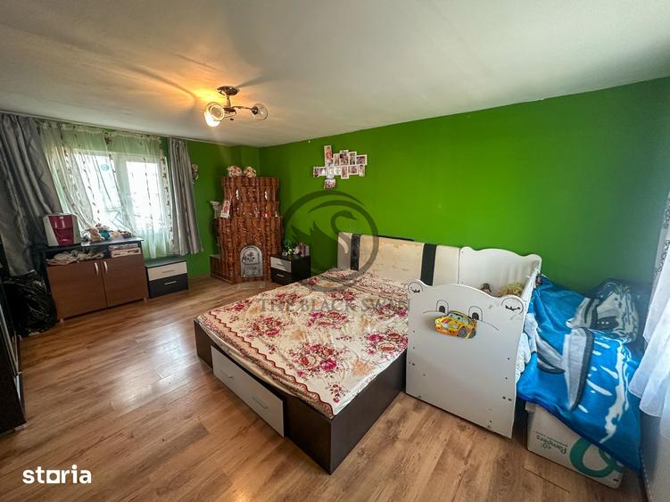 Casă cu 5 camere cu Teren 984 Mp în Blejoi