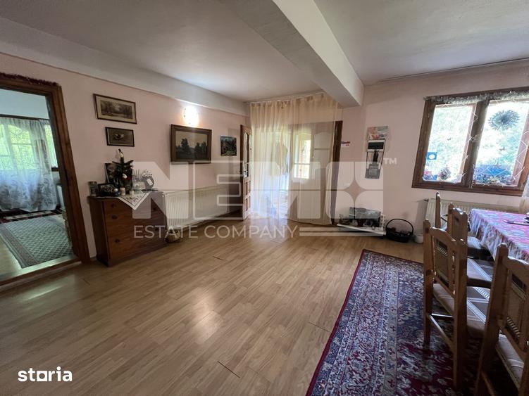 Casă cu 8 camere cu Teren 1950 Mp în Sucevița