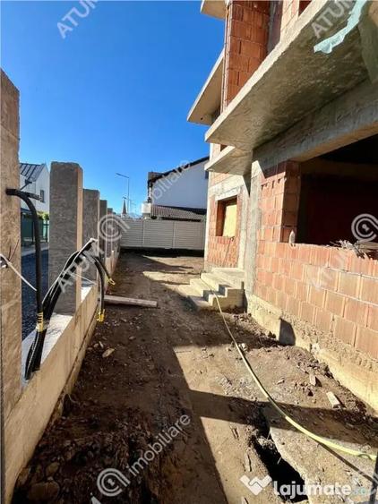 Casă cu 4 camere cu Teren 230 Mp în Vasile Aaron