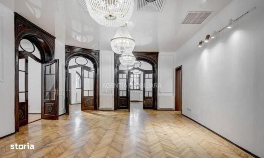 Spațiu comercial, de 1,000 mp, în Lipscani
