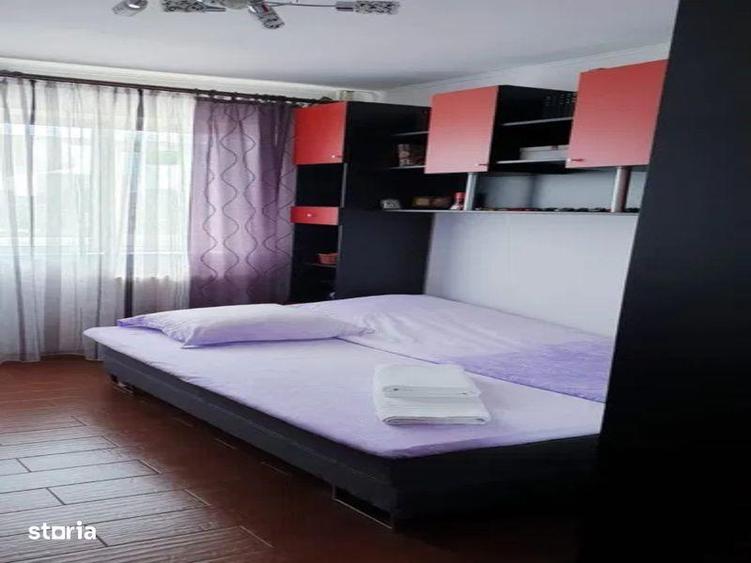 Apartament cu 3 camere decomandat, mobilat în Central