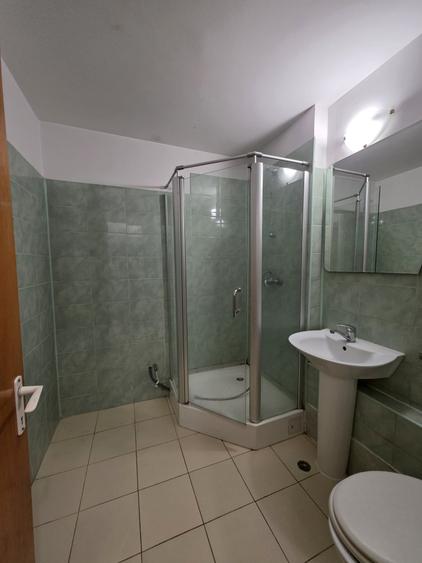 Apartament cu 3 camere semidecomandat în Chișinau