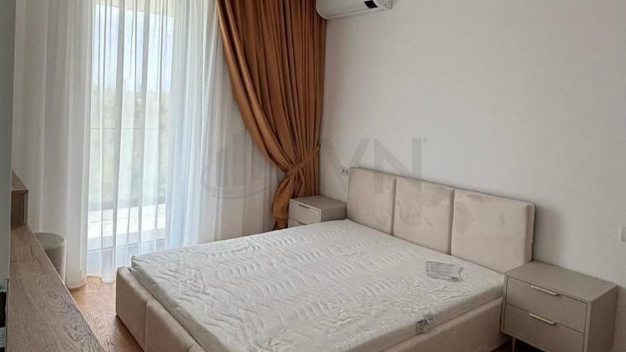 Apartament cu 3 camere semidecomandat în Băneasa