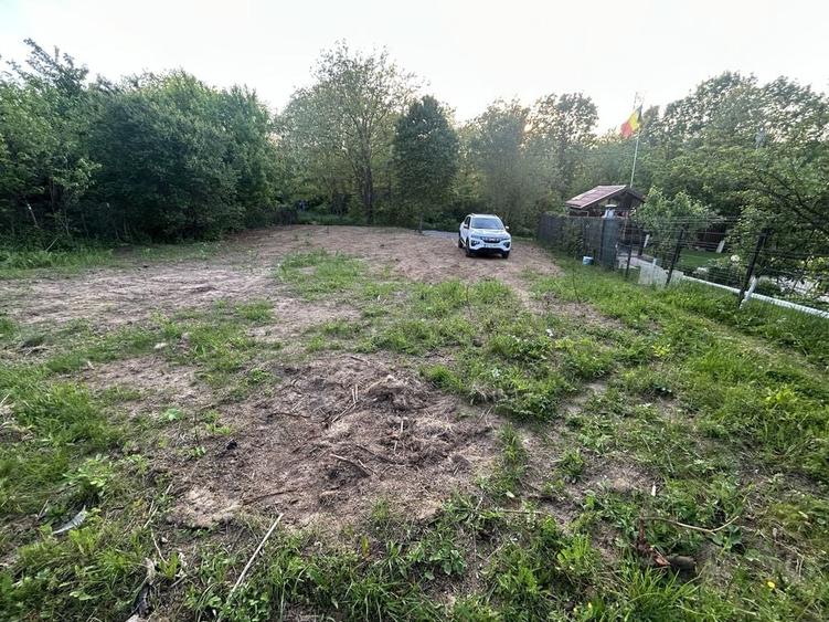 Teren de 600 mp, în Bârnova