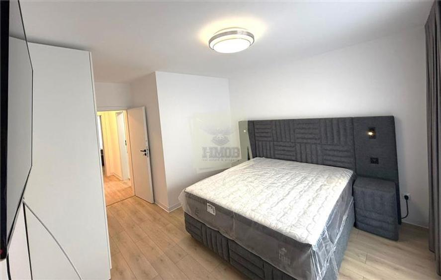 Apartament cu 3 camere decomandat în Exterior Est