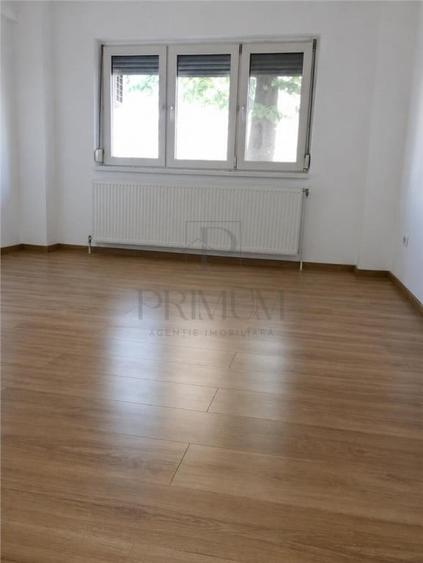 Apartament cu 2 camere decomandat în Aradului