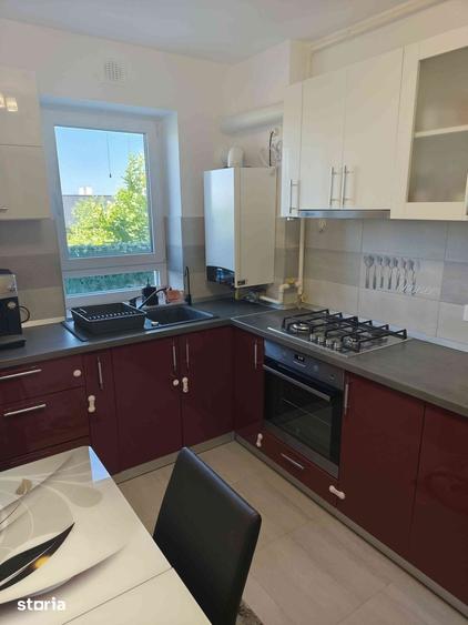 Apartament cu 2 camere decomandat în Tractorul