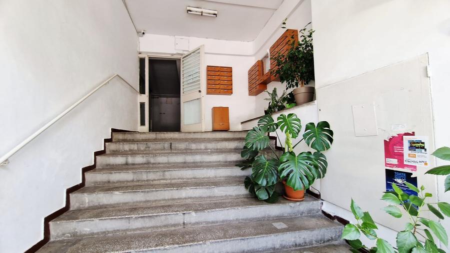 Apartament cu 3 camere decomandat, mobilat în Kiseleff