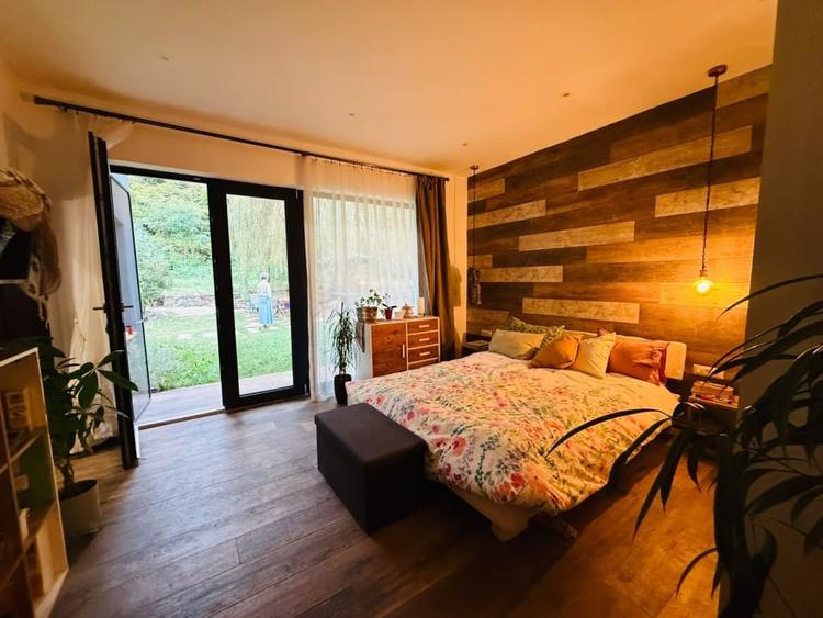 Casă individuală cu 5 camere cu Teren 1600 Mp în Cetate