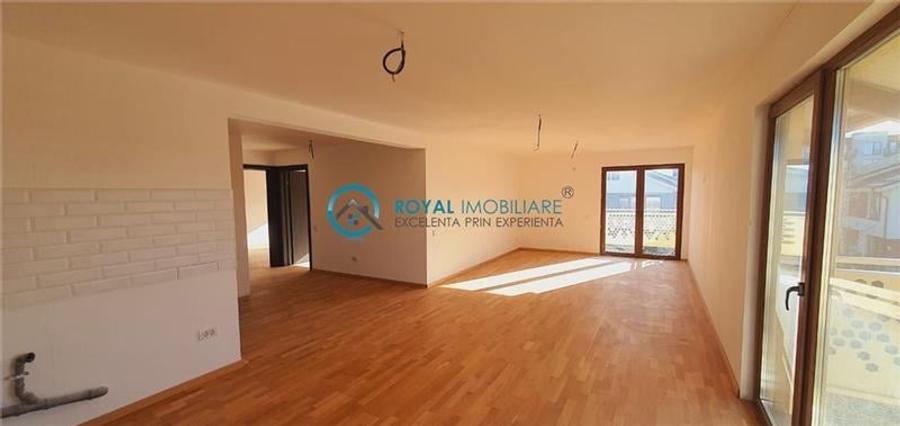Apartament cu 3 camere decomandat în Albert