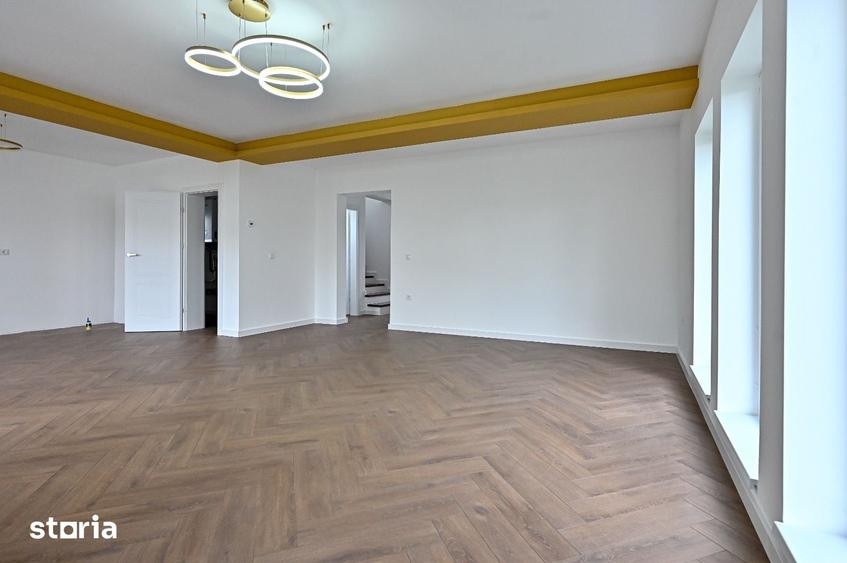 Casă cu 4 camere cu Teren 380 Mp în Central