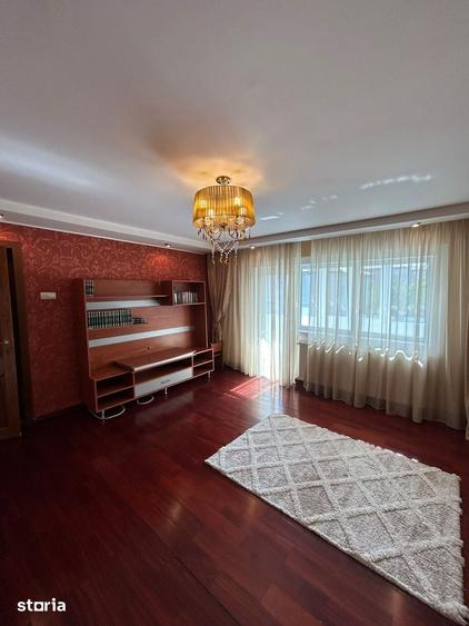 Apartament cu 3 camere în Sud