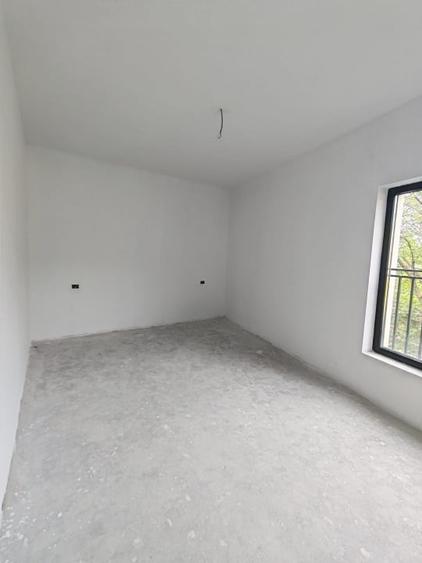 Apartament cu 2 camere semidecomandat în Nord-Est