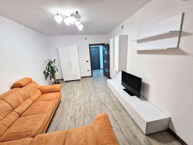 Apartament cu 3 camere decomandat în Dristor