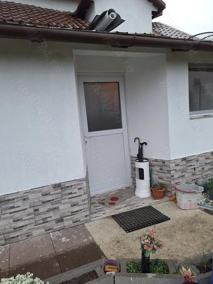 Casa de vanzare construc?ie 2013 informa?i tel. - 5