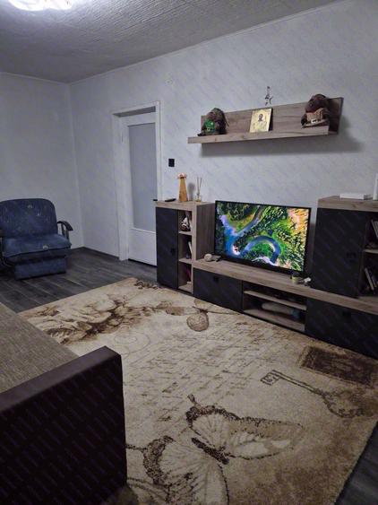 Apartament cu 2 camere semidecomandat în Bucur Obor